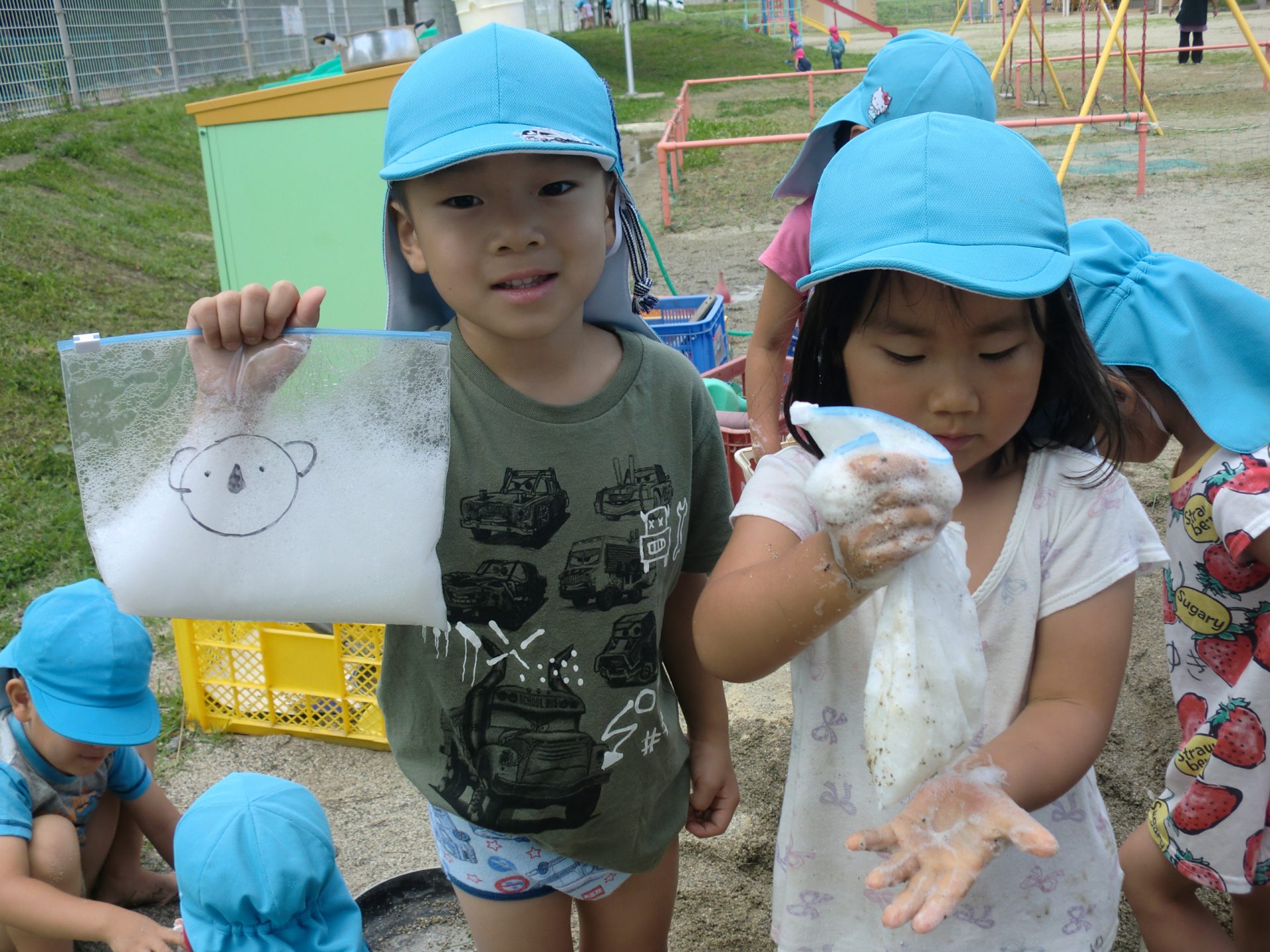 遊び 泥んこ 泥んこ、泡遊びの保育所体験！と次回のご案内